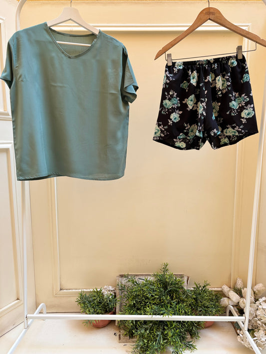 Mint flowers short with mint Tshirt