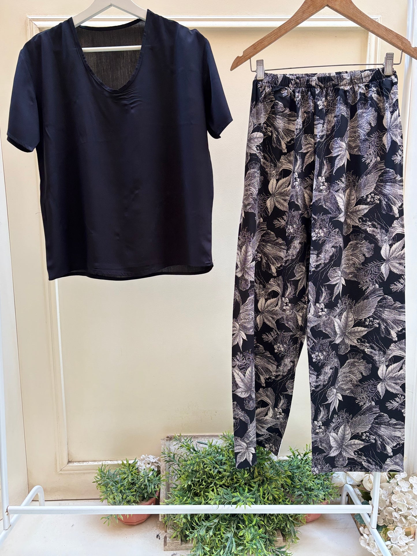 Black leaves viscose pants with black Tshirt viscose