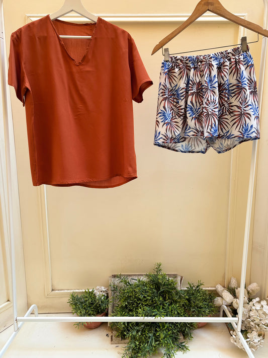 Seashell shorts with havan Tshirt